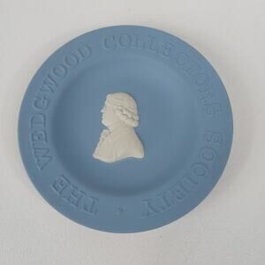 The Wedgewood Collectors Society Blue Jasperware Small/Trinket Plate (4.5 inch)